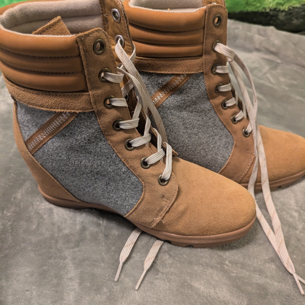 Women’s Wedge Sneakers Boots – Tan & Gray Suede/Canvas Lace-Up – Casual Sz. 10 M